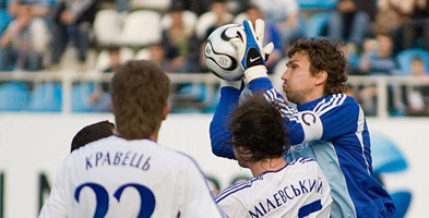 Певрый на мяче, фото Илья Хохлов, специально для Football.ua