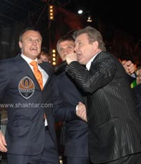 А почему Лещенко не вручили? :) shakhtar.com