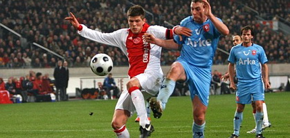 Хунтелаару забить не дали