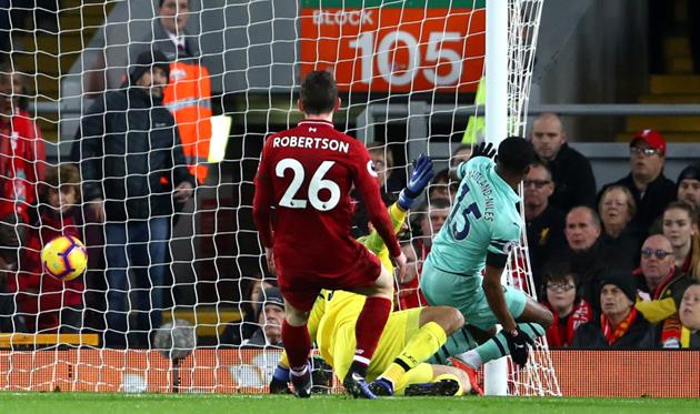 Мэйтленд-Найлз забивает гол, getty images