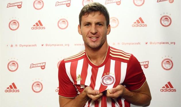 Олимпиакос подписал форварда, от которого отказался Хацкевич