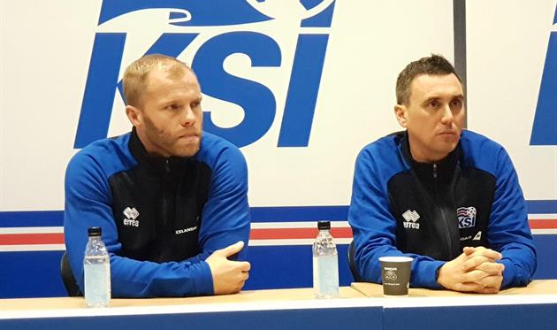 Эйдур Гудйонсен и Арнар Видарссон, фото Федерации футбола Исландии