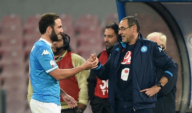 ГОНСАЛО ИГУАИН И МАУРИЦИО САРРИ В НАПОЛИ, GETTY IMAGES