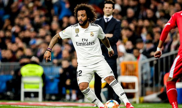 марсело на фоне сантьяго солари, getty images