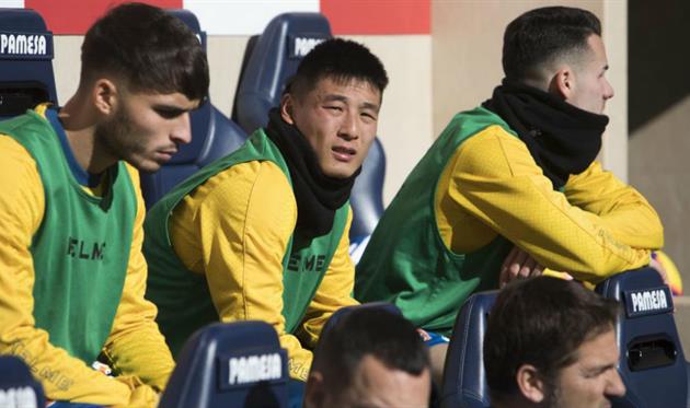 ву лей (по центру), marca