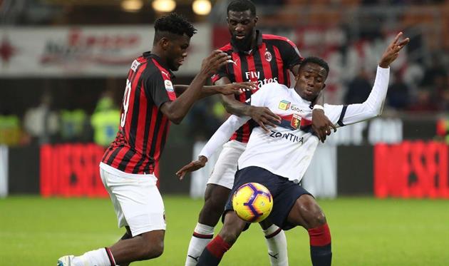 Пара центральных защитников Франк Кессье - Тьемуэ Бакайоко может распасться, Getty Images