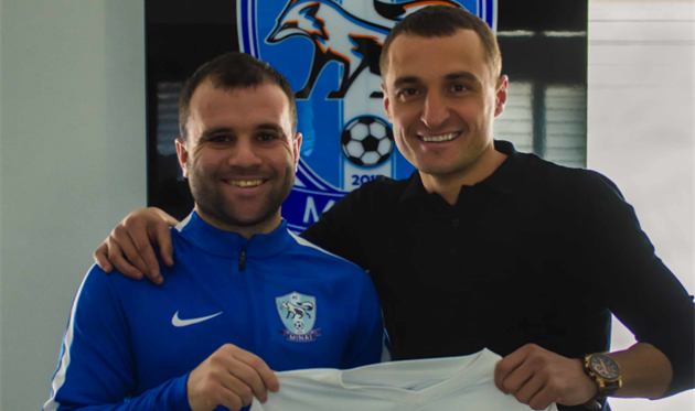 АРТУР КАРНОЗА (СЛЕВА), ФК МИНАЙ