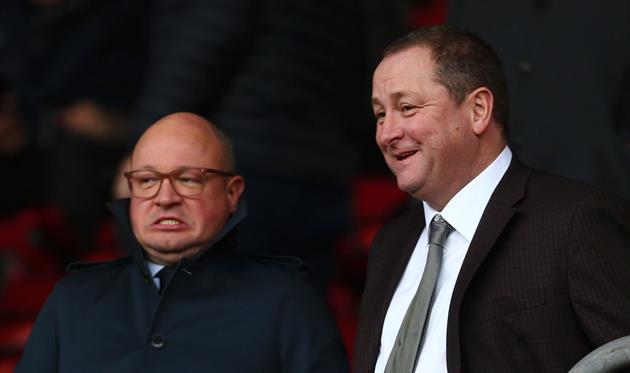 Майк Эшли (справа), getty images