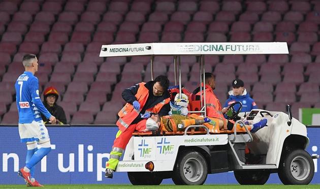 Давид Оспина покидает поле, Getty Images