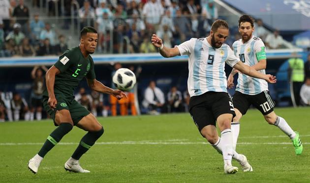 Гонсало Игуаин (справа), Getty Images 