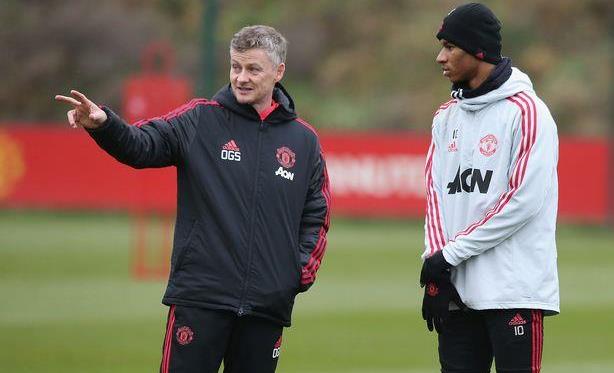 Оле-Гуннар Солскьяер (слева) и Маркус Рашфорд (справа), Manchester Evening News