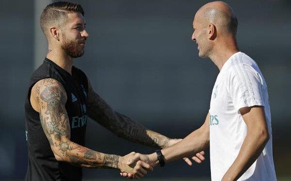 Серхио Рамос (слева) и Зинедин Зидан (справа), photo Real Madrid CF
