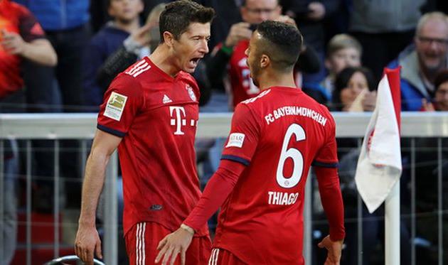 радость левандовски и алькантары, getty images