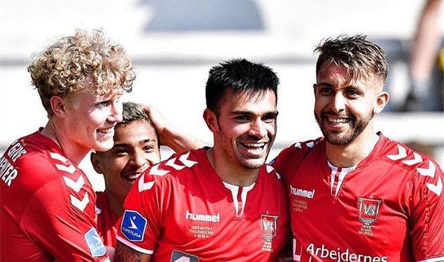 Сергей Грынь (второй справа) и Владлен Юрченко (справа), instagram.com/yurcha__10