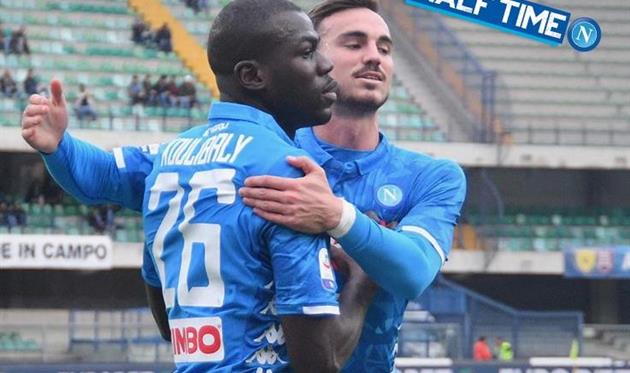 Наполи обыграл Кьево и отложил чемпионство Ювентуса