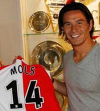 Микаэль Молс