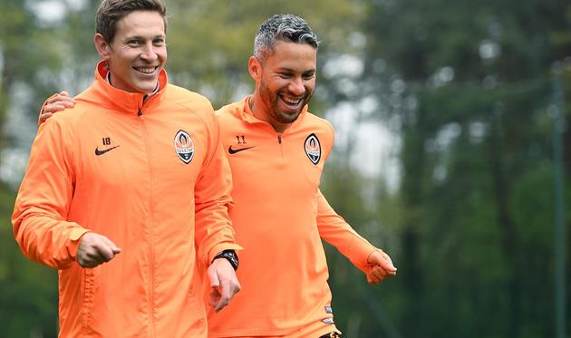 Марлос (в центре), фото ФК Шахтер