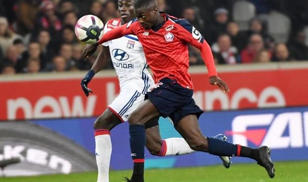 Ферлан Менди (Лион) и Николя Пепе (Лилль), PHOTO STÉPHANE MORTAGNE - VDNPQR