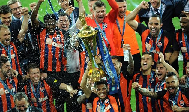 Как Мораес Фонсеку шампанским обливал или празднование Шахтера в раздевалке