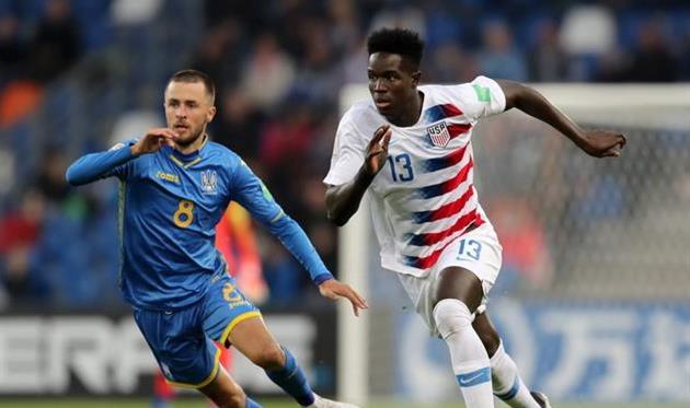 Алексей Хахлев (слева), Getty Images