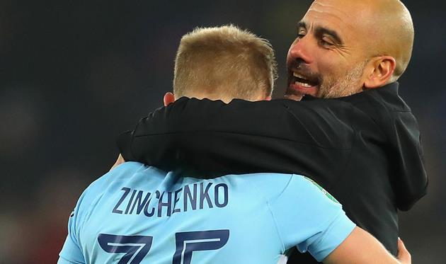 Пеп Гвардиола обнимает Зинченко, getty images