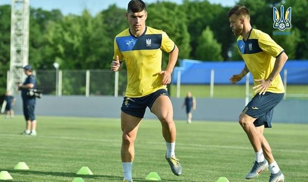 Руслан Малиновский и Андрей Ярмоленко, фото УАФ