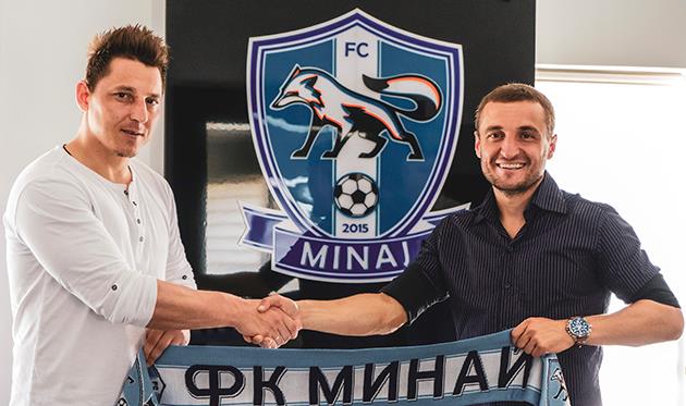 Василий Кобин (слева) и спортивный директор Миная Михаил Кополовец, fcminaj.com