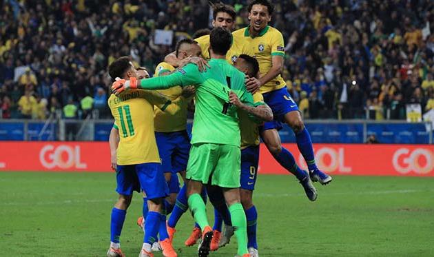 Бразилия после победы над Парагваем, Getty Images