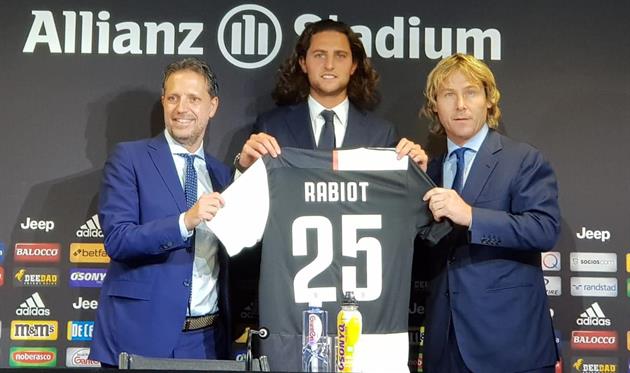 twitter.com/juventusfcen