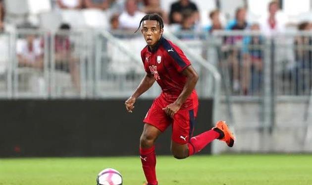 ЖЮЛЬ КУНДЕ, ICON SPORT