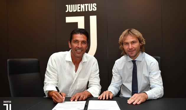 Джанлуиджи Буффон и Павел Недвед, фото ФК Ювентус