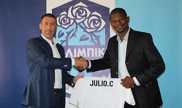 Владислав Гельзин и Жулио Сезар, фото ФК Олимпик