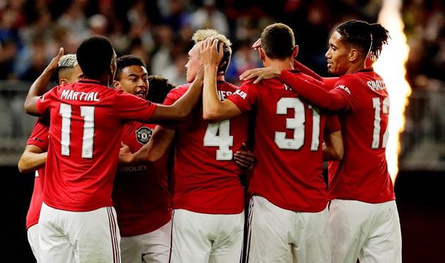 МЮ — Лидс 4:0 Видео голов и обзор Дерби Роз