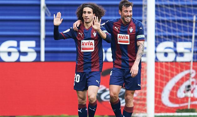 Кукурелья (слева), GETTY IMAGES