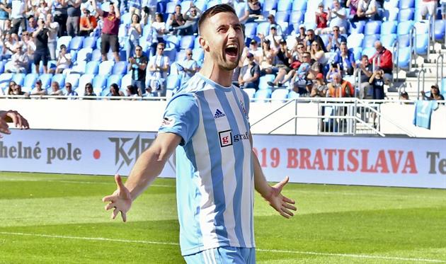 Андраш Шпорар стал автором победного мяча, фото ФК Слован