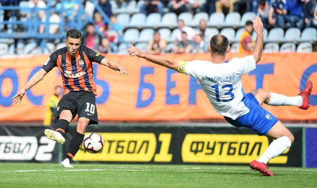 Яворский блокирует удар Мораеса, ФОТО ФК ШАХТЕР