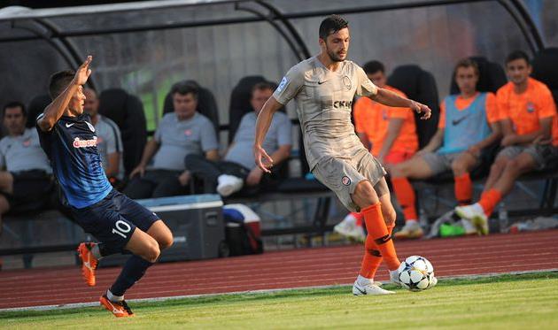 Филиппов в борьбе с Хочолавой, ФОТО ФК ШАХТЕР