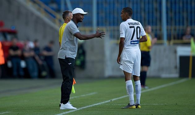 Жулио Сезар (слева), фото ФК Днепр-1