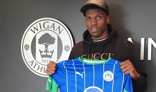 Уиган арендовал Дюжона Стерлинга у Челси