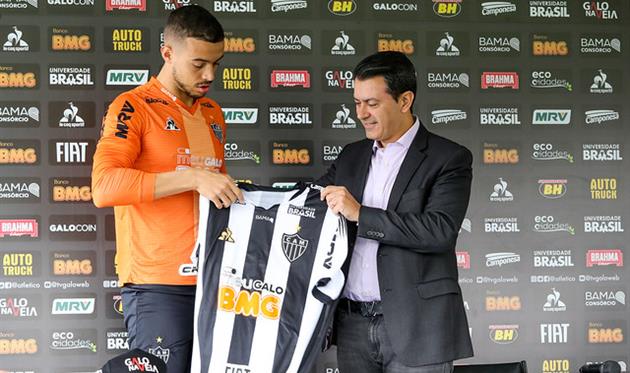 ДИ САНТО (СЛЕВА), ФОТО ФК АТЛЕТИКО МИНЕЙРО