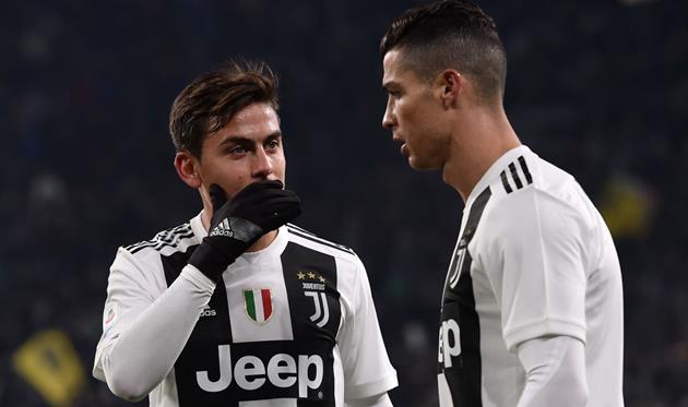 Пауло Дибала и Криштиану Роналду, getty images