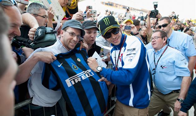 Мотогонщик Валентино Росси не скрывает симпатий к Интеру, Getty Images