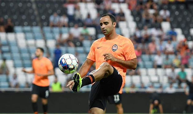 Исмаили, ФК Шахтер