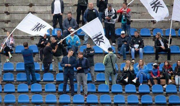 АНАТОЛИЙ ЗАСУХА (В КОСТЮМЕ), ФОТО ФК КОЛОС