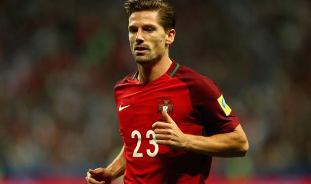 Монако вновь арендовал Адриена Силву у Лестера