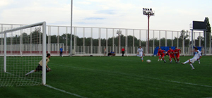 Владимир Корытько забивает, фото chernomorets.odessa.ua