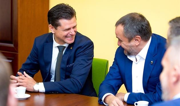 ПАВЕЛКО (СПРАВА), ФОТО УАФ