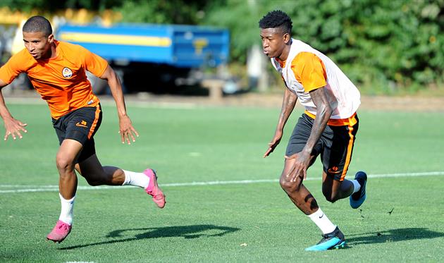 Витао (справа), ФК Шахтер 