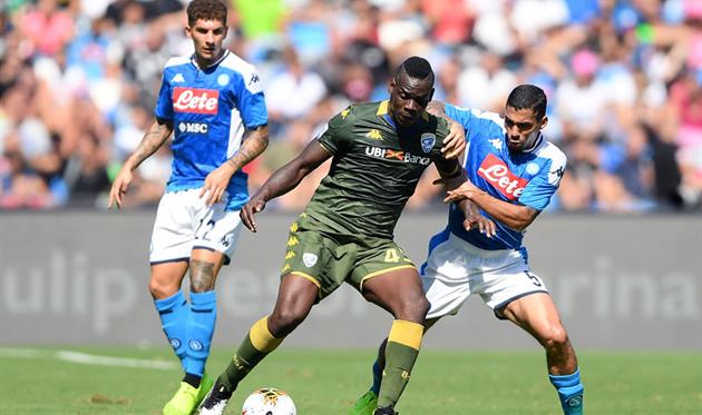 Марио Балотелли (в центре), Getty Images