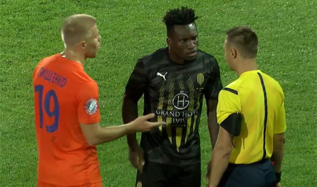 ЭРНЕСТ АНТВИ (ПО ЦЕНТРУ), ФОТО: СКРИНШОТ